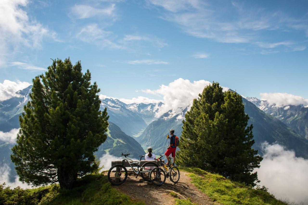 Manni Home - Rooms & Apartments Mayrhofen Exterior foto